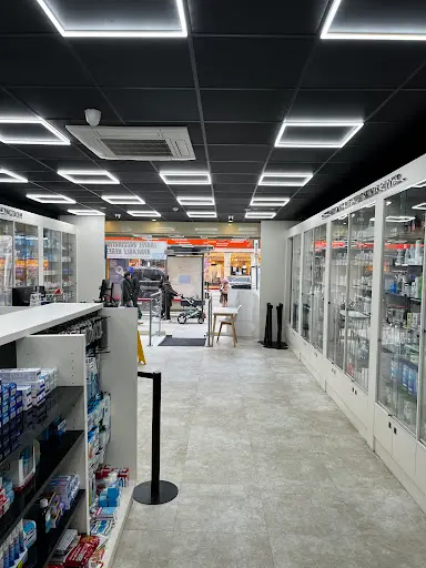 Queens Pharmacy & Travel Clinic