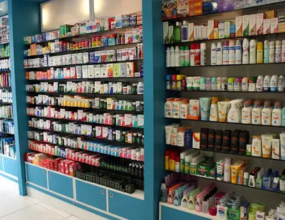 Reena Pharmacy And Travel Clinic